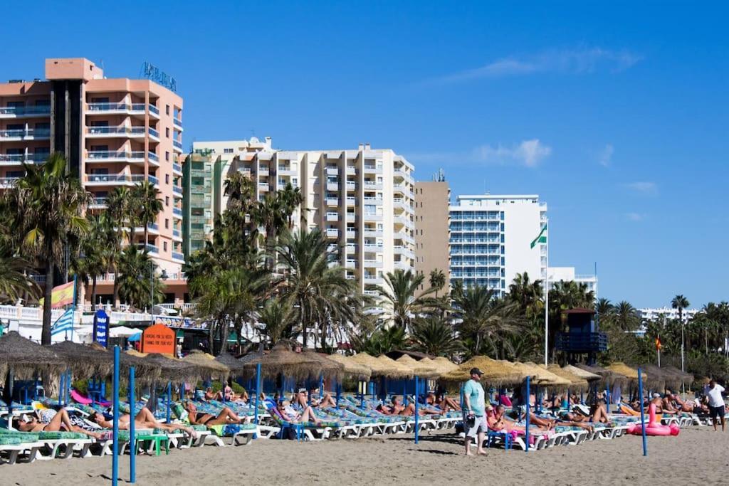Wonderful Studio Apartment On The Beachfront Benalmadena Exterior photo